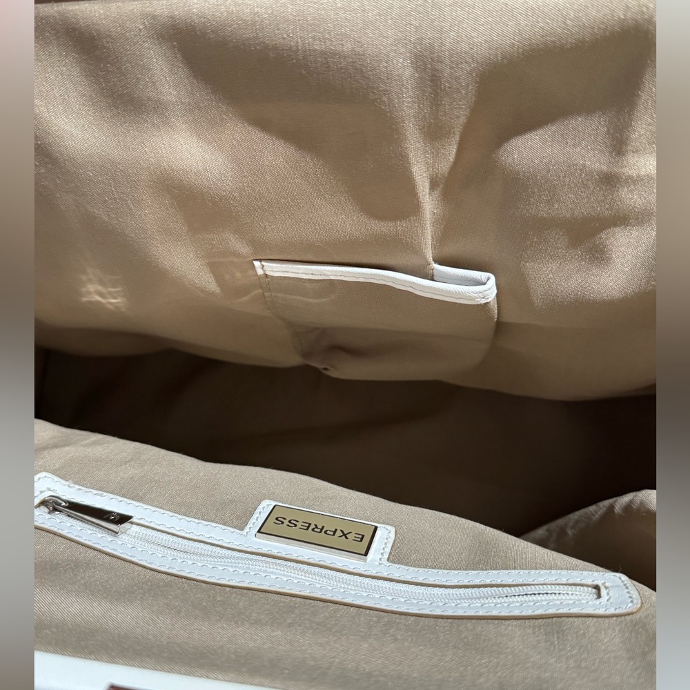 Express White & Light Brown Paisley Fabric Oversized Satchel Bag. Express clasp - Picture 13 of 15